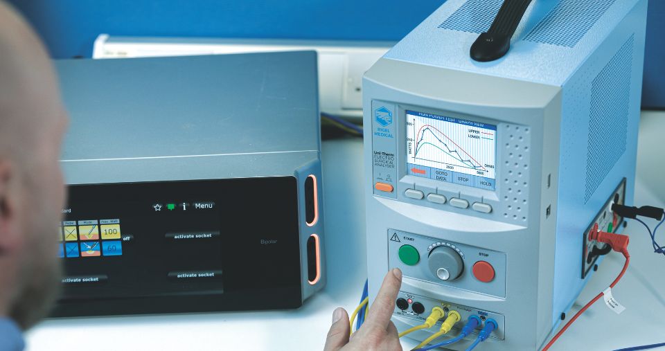 Analizador de electrocirugía Rigel Uni-Therm para pruebas de unidades quirúrgicas