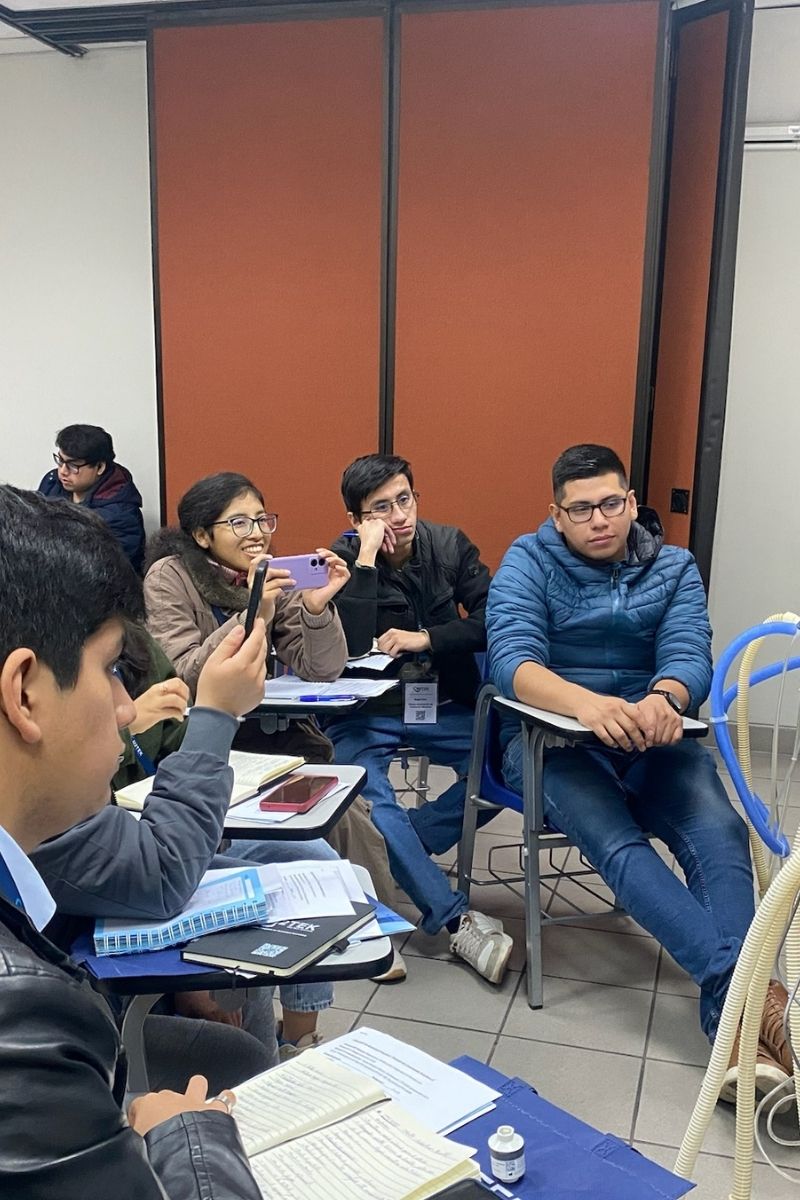Taller de ventilación mecánica en Perú